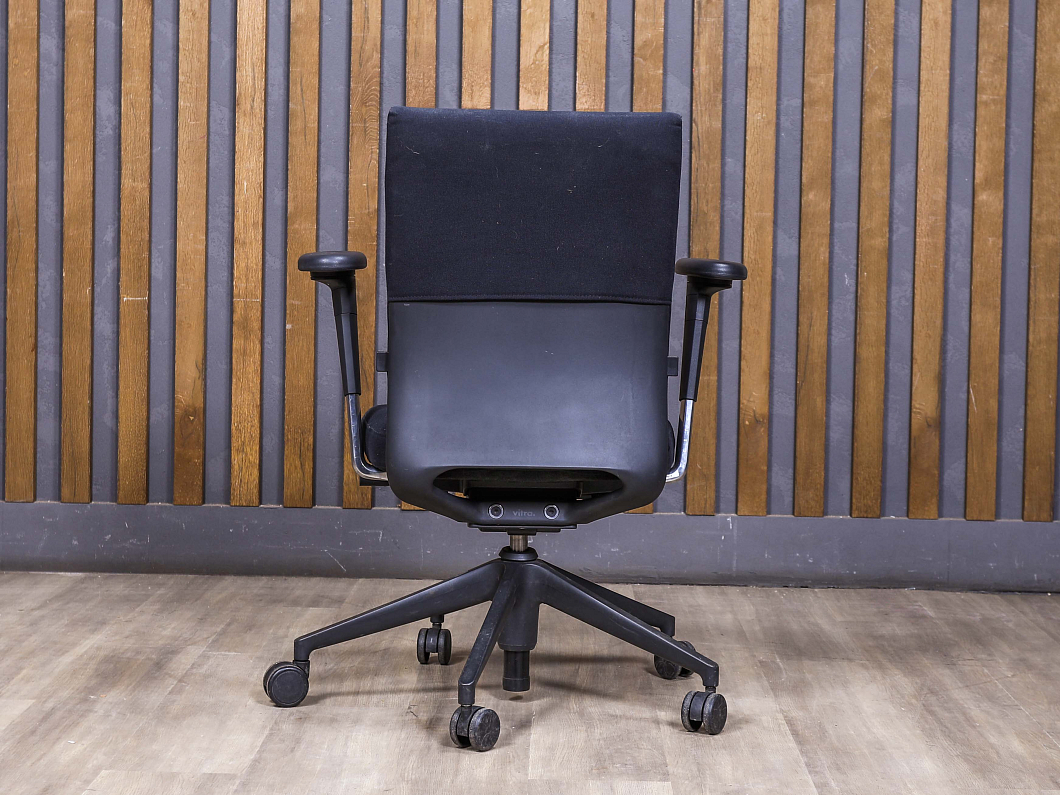 Офисное кресло Vitra ID Soft Ткань Чёрный Швейцария (КПЧ-300924)