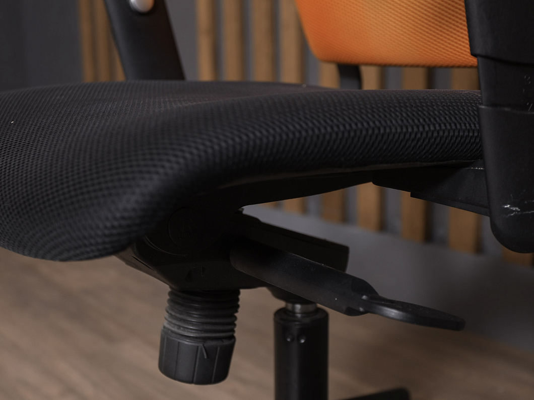 Офисное кресло Юнитекс Париж М Ткань Чёрный Россия (КПТЧОЖ1-160925)