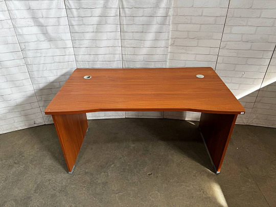 Стол прямоугольный ЛДСП Орех