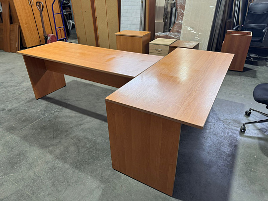 Стол руководителя ЛДСП Ольха Россия