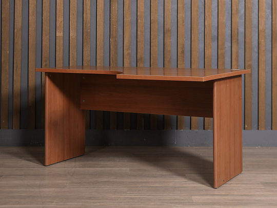 Стол эргономичный ЛДСП Орех