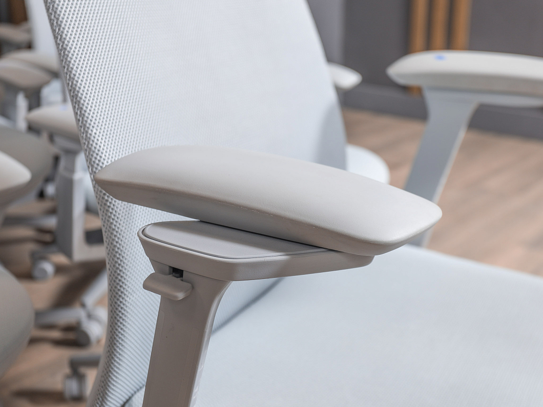 Кресло руководителя Haworth Fern Ткань Серый Германия (КПТСР-281225)