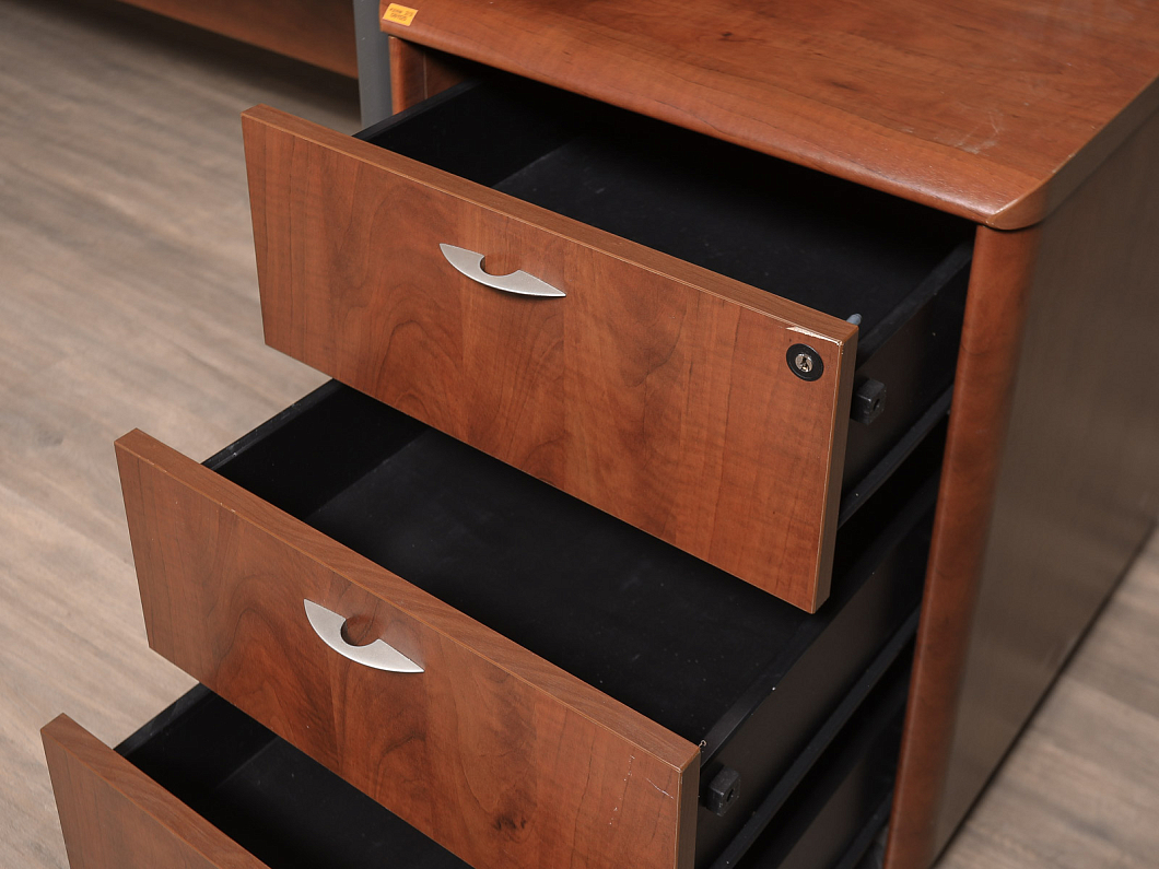 Кабинет руководителя МДФ Вишня (КРВШ-081125)