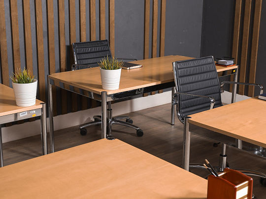 Стол прямоугольный USM Haller Массив Ольха Швейцария