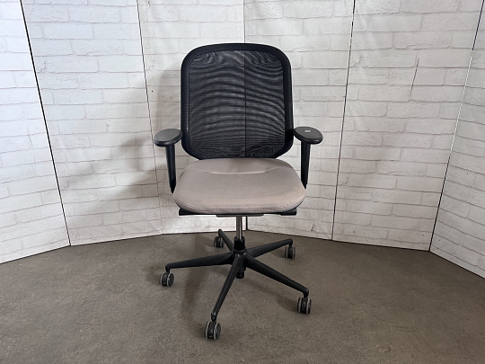 Офисное кресло Vitra MedaPal Mesh Ткань Серый Германия
