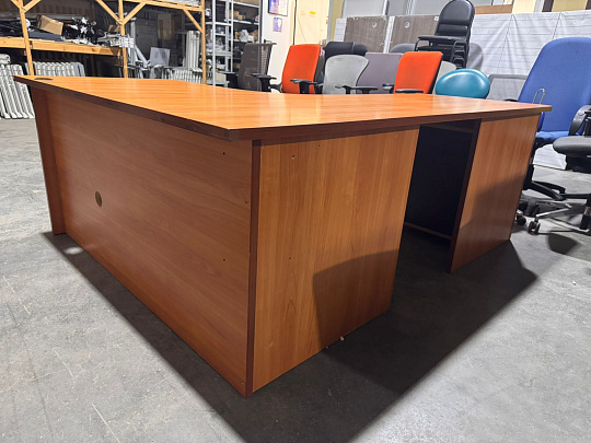 Стол руководителя ЛДСП Орех