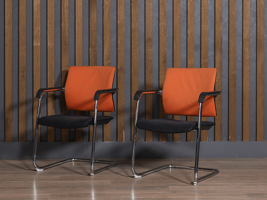 Конференц-кресло Ткань Оранжевый